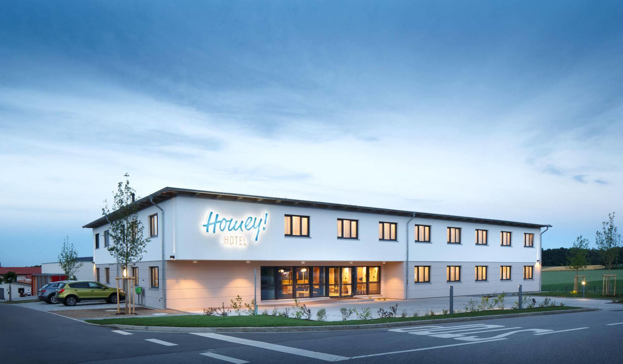 Homey! Hotel Řezno Exteriér fotografie